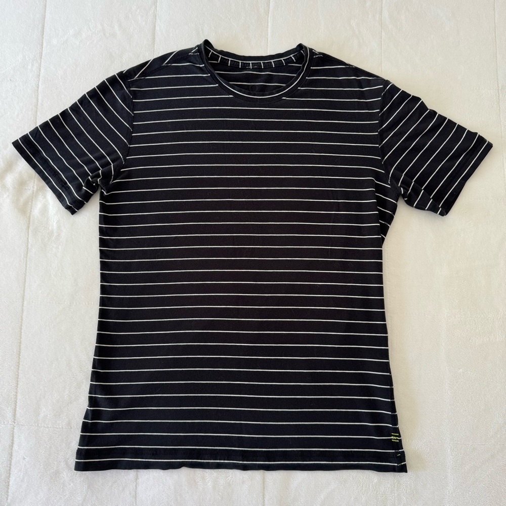 Lululemon Black & White
Striped Pima Cotton Short Sleeve T-shirt Mens Size Large
